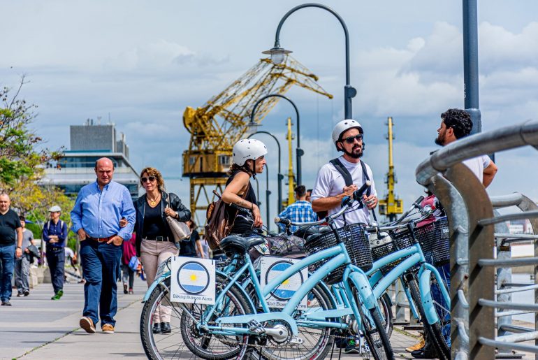 Bike tour Buenos Aires group