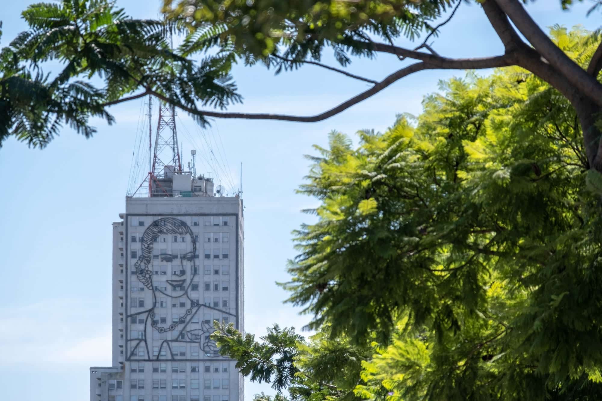 Smiling Eva Perón - 9 de Julio